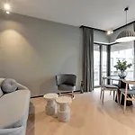 Sol Marina - Pool, Spa, Wellness, Riverview & Parking By Downtown *