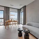 Sol Marina - Pool, Spa, Wellness, Riverview & Parking By Downtown Apartment *