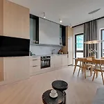Sol Marina - Pool, Spa, Wellness, Riverview & Parking By Downtown Apartmán *