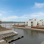 Sol Marina - Pool, Spa, Wellness, Riverview & Parking By Downtown Wislinka