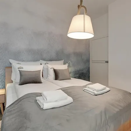 Sol Marina - Pool, Spa, Wellness, Riverview & Parking By Downtown