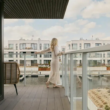 Sol Marina - Pool, Spa, Wellness, Riverview & Parking By Downtown アパート